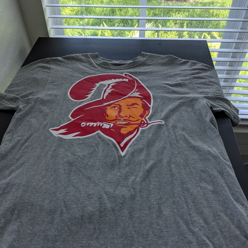 NIKE TAMPA BAY BUCCANEERS SHIRT